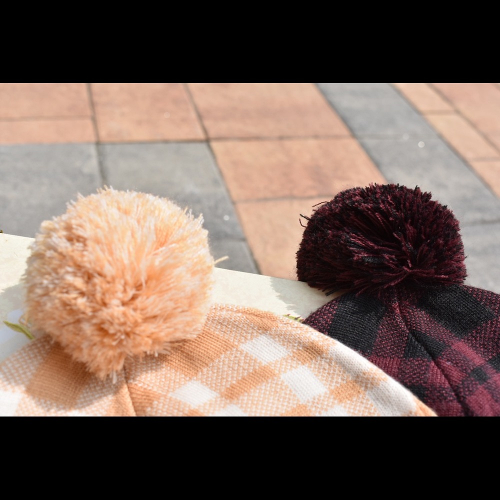 READ DESCRIPTION CAREFULLY ❄️ Coach Plaid POM Hats ❄️ - Picture 9 of 12